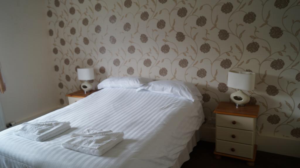 The Cardinals Hatt Ltd Motel Saltash Habitación foto